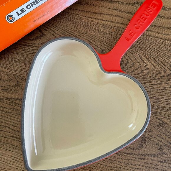NEW! Le Creuset Enameled Cast Iron Heart Skillet Pan - Picture 2 of 11